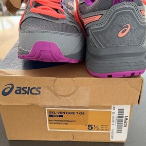 ASICS Gel-Venture 7 Kids Gray and Pink Sneakers